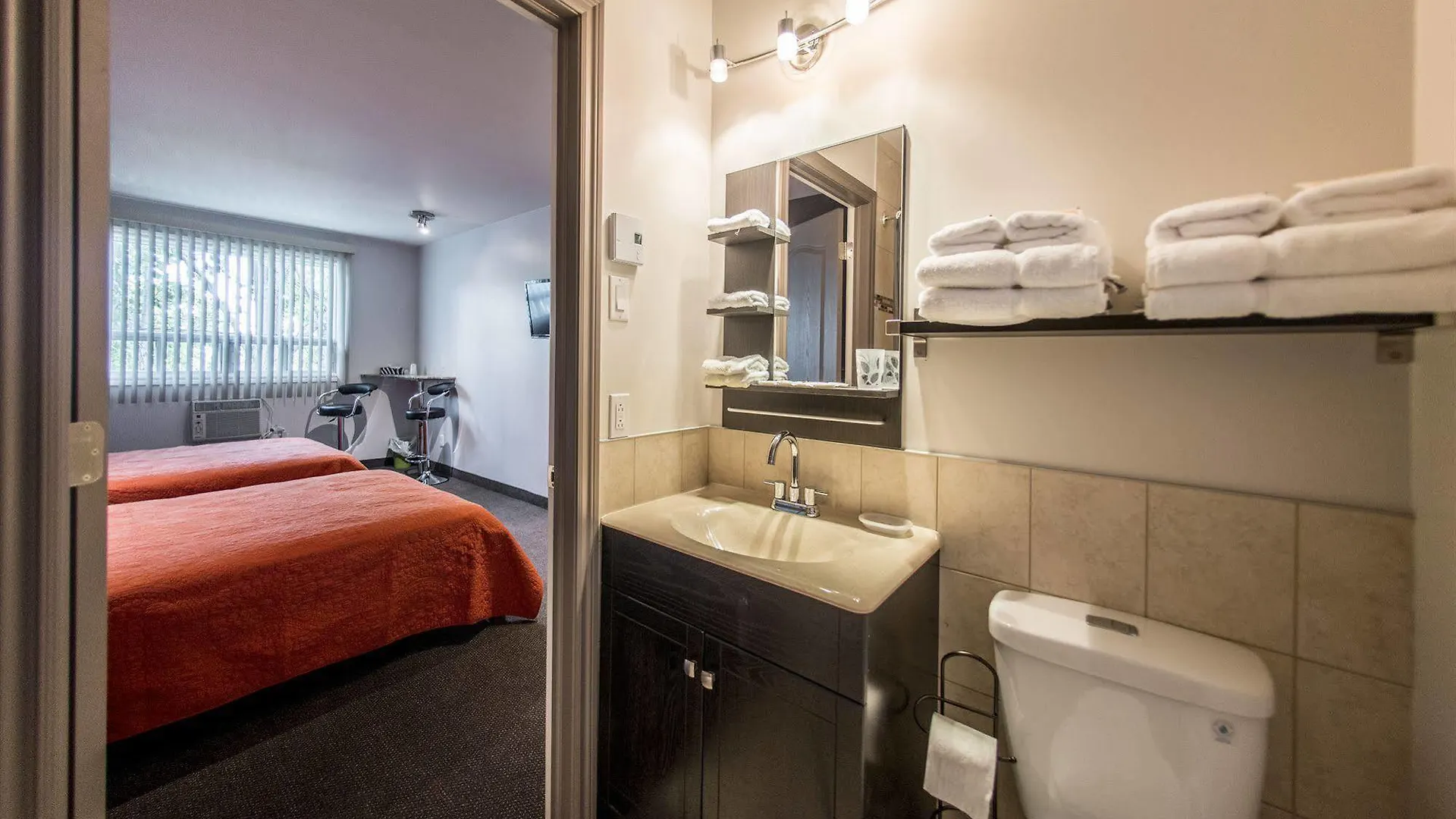 ** Motel Auberge St. Jacques Montreal Canada
