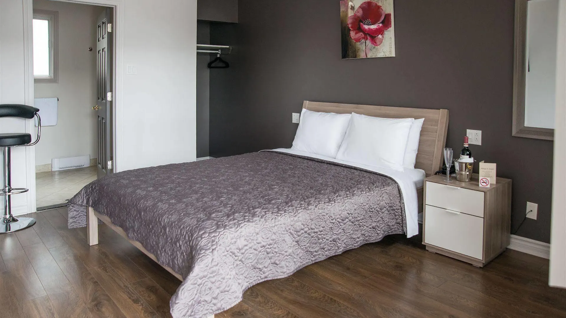 Auberge St. Jacques Montreal Motel